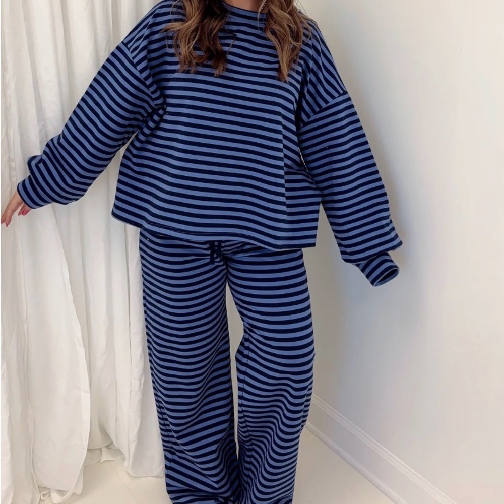 BUCKETLIST Navy and Black Striped Lounge Set